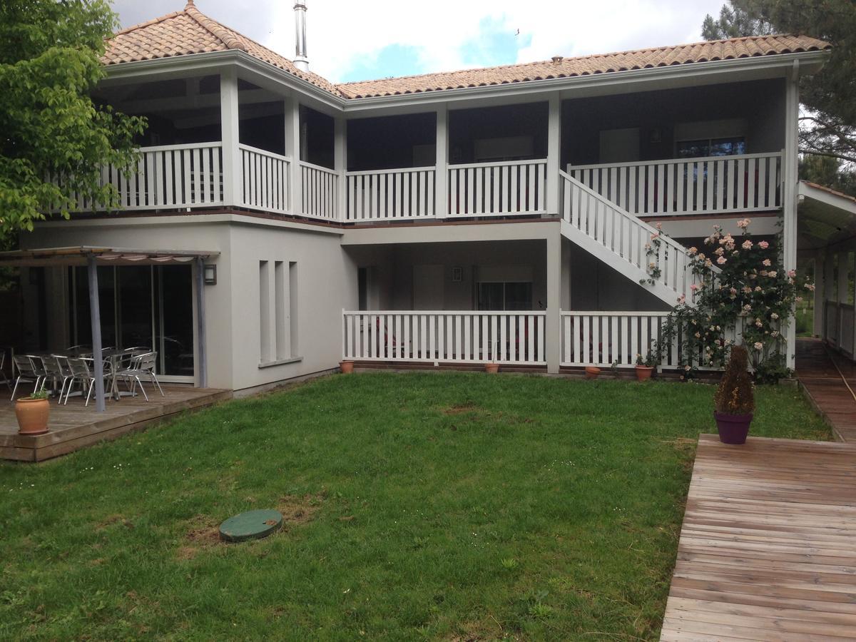 Domaine De Giron Bed and Breakfast Moulis-en-Médoc Buitenkant foto